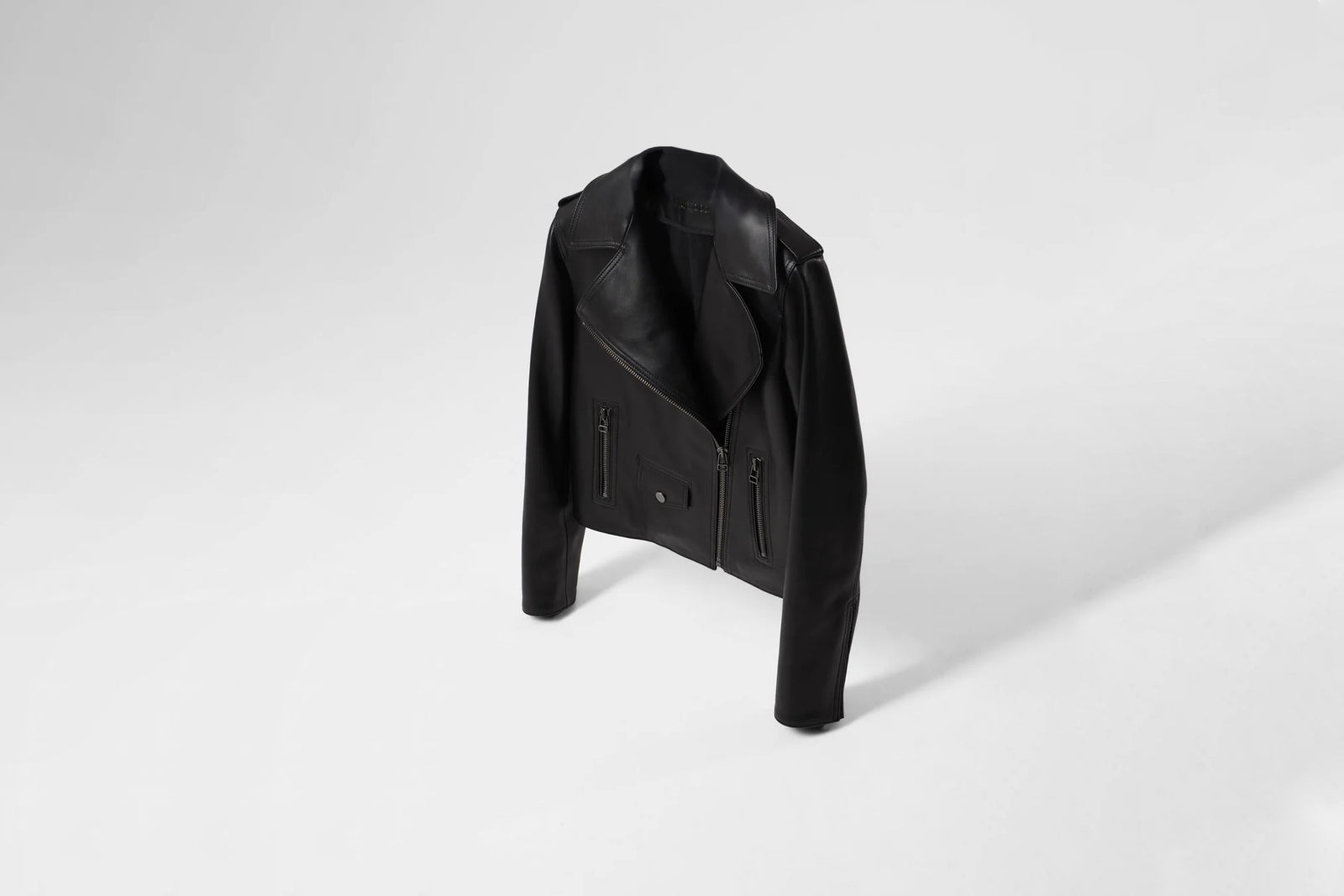 Keeping Your Leather Jacket Looking Great - 5 Essential Tips