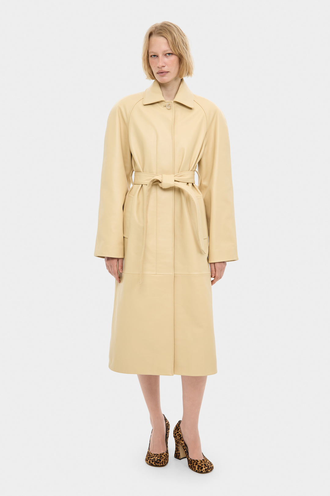 POLLY LEATHER COAT IN PALE BANANA