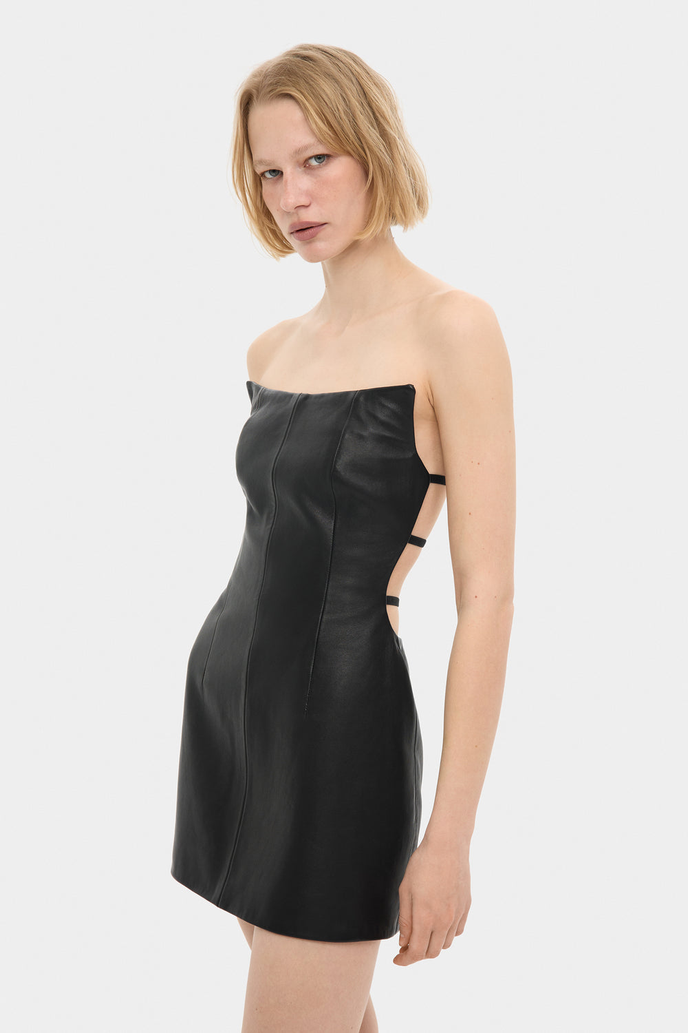 LILITH BACKLESS COCKTAIL MINI DRESS IN BLACK