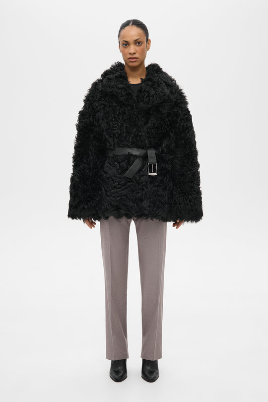 SHORT SHEARLING COAT IN BLACK