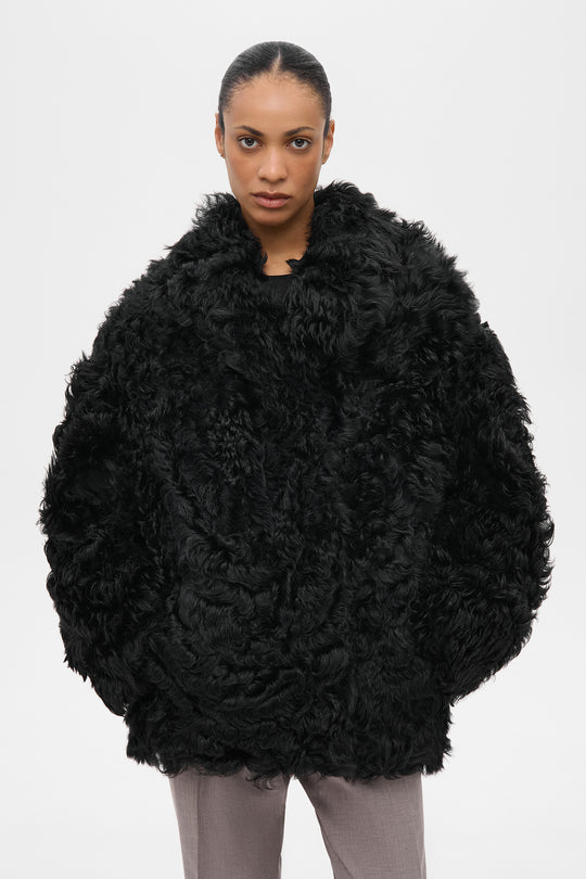 SHORT SHEARLING COAT IN BLACK