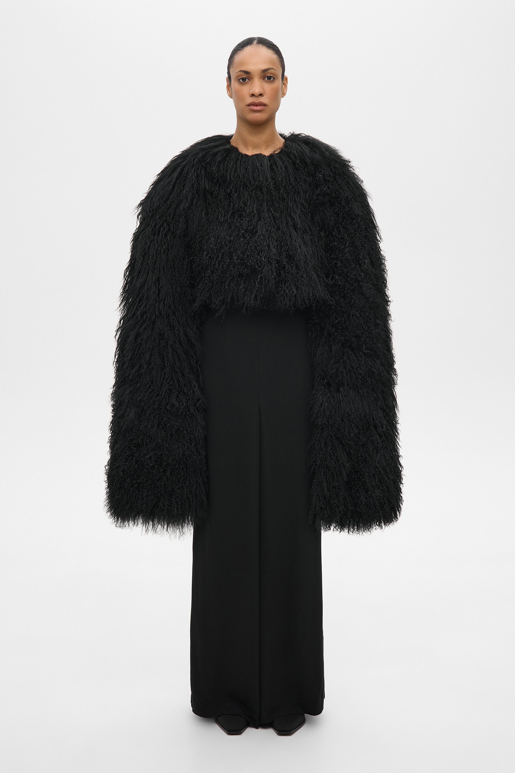 HANNAH SHEARLING CAPE COAT IN BLACK (2217/1)