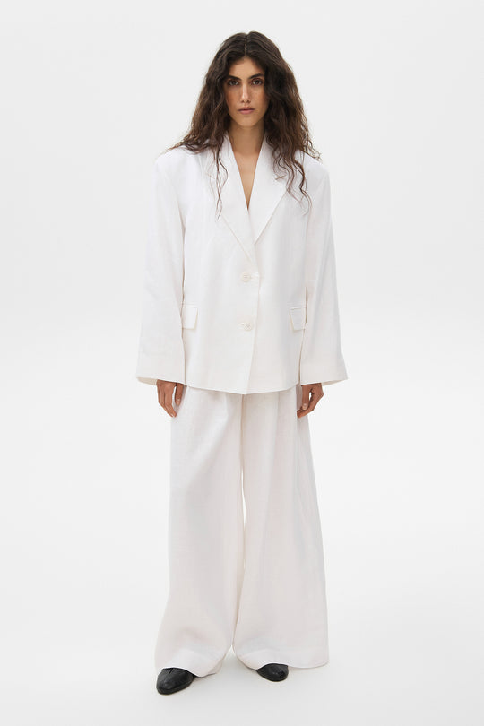 YASYA LINEN BLAZER IN WHITE