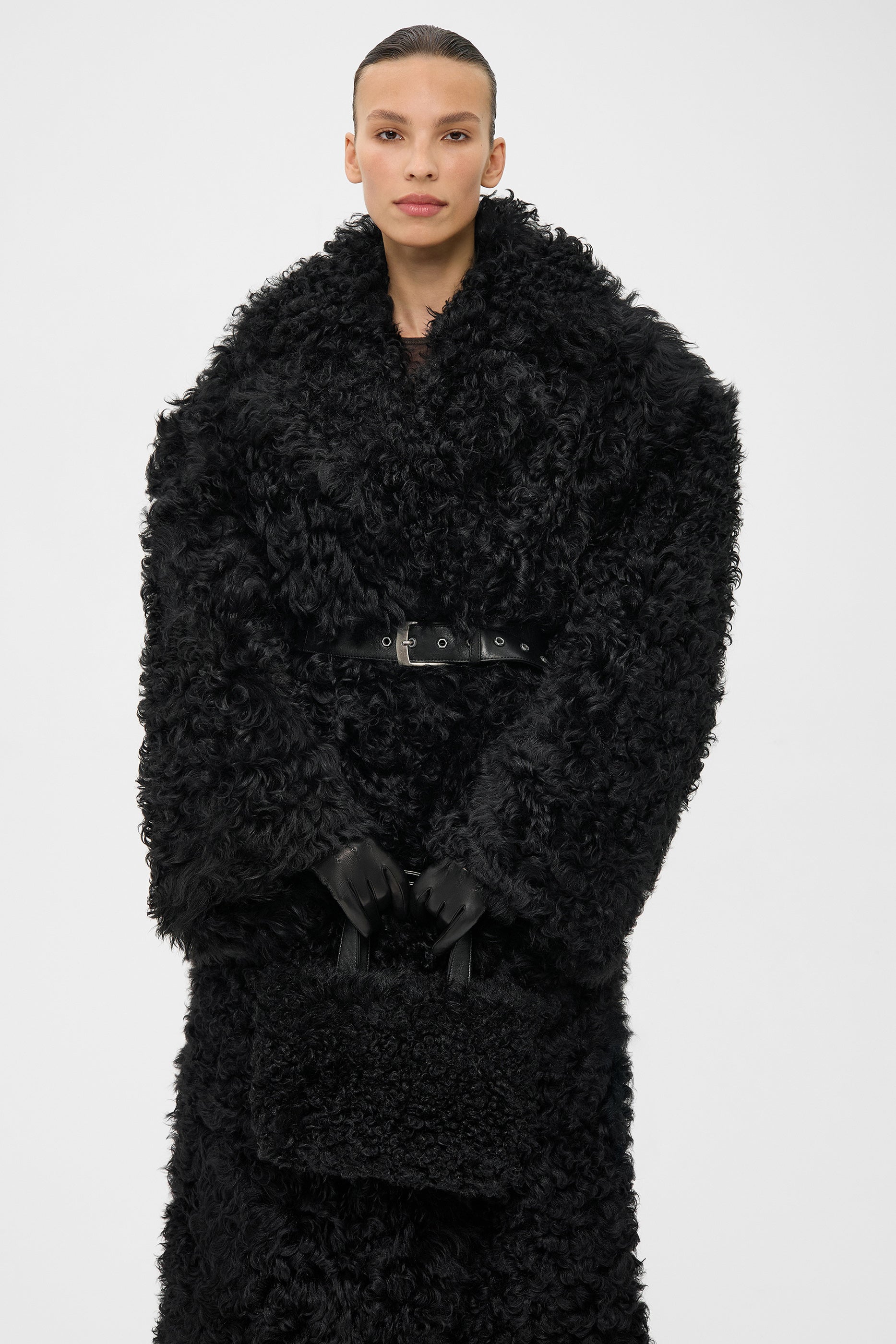 Samantha Shearling Coat With Wide Shoulders In Black (2320/1)