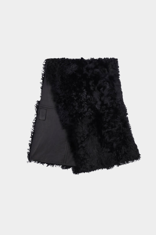 THEA DOUBLE-SIDED SHEARLING SCARF IN BLACK