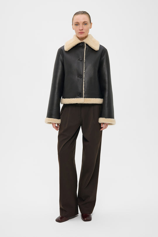 JOANNA CROPPED SHEARLING JACKET IN BLACK CHOCOLATE