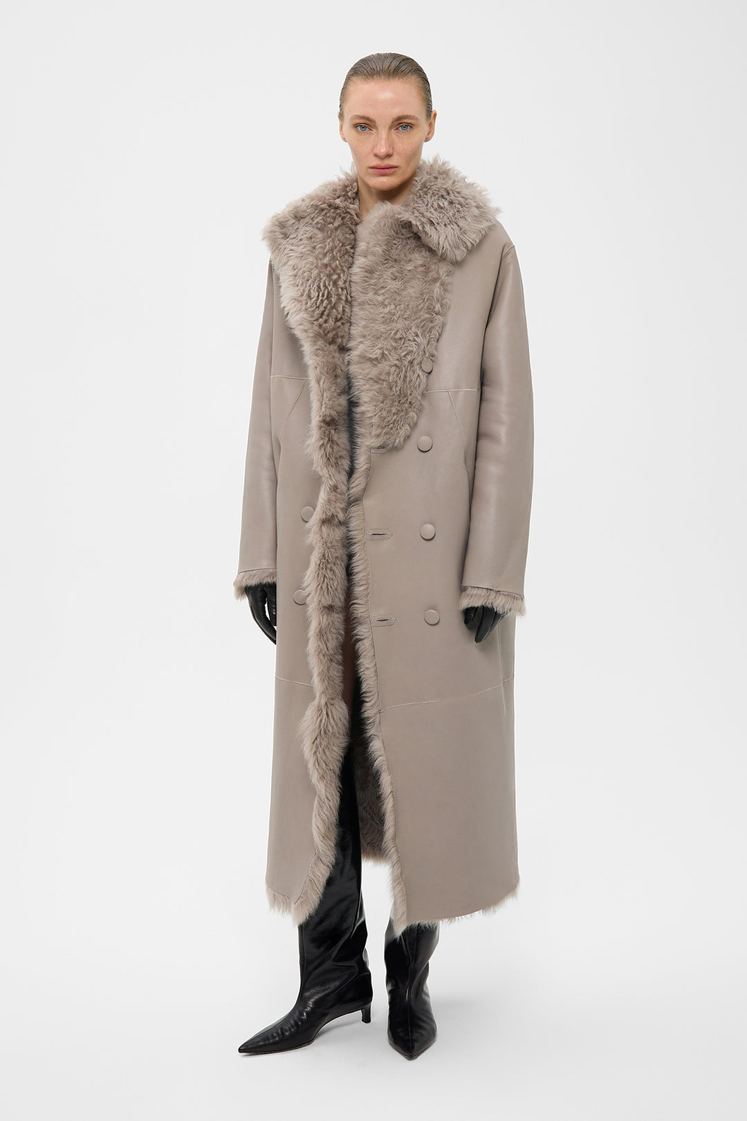 SELENA REVERSIBLE SHEARLING COAT IN DUST GREY