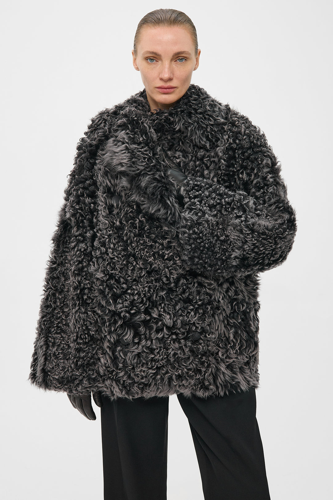 KYLA ELONGATED REVERSIBLE SHEARLING COAT IN ONYX GREY