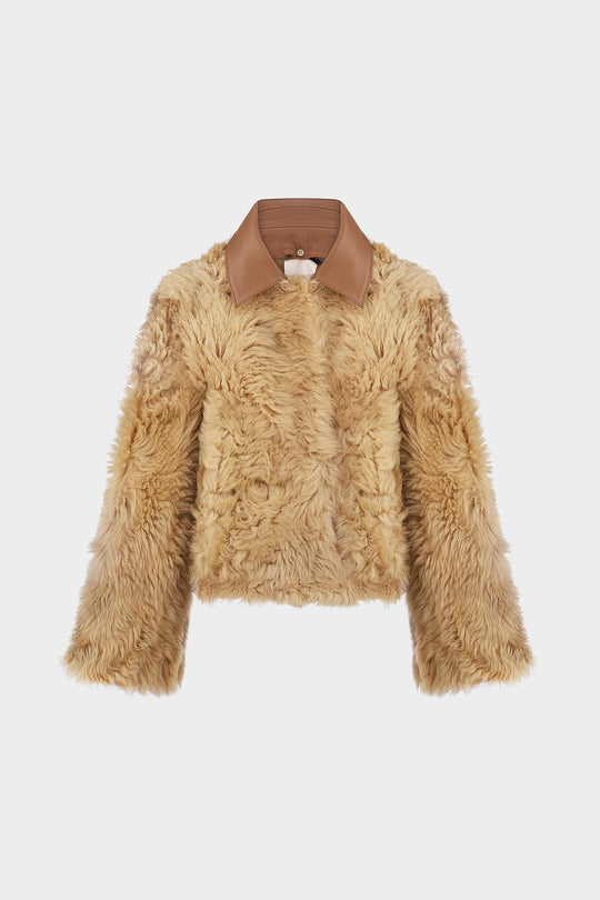 DERIHA SHORT SHEARLING COAT WITH REMOVABLE COLLAR IN BEIGE