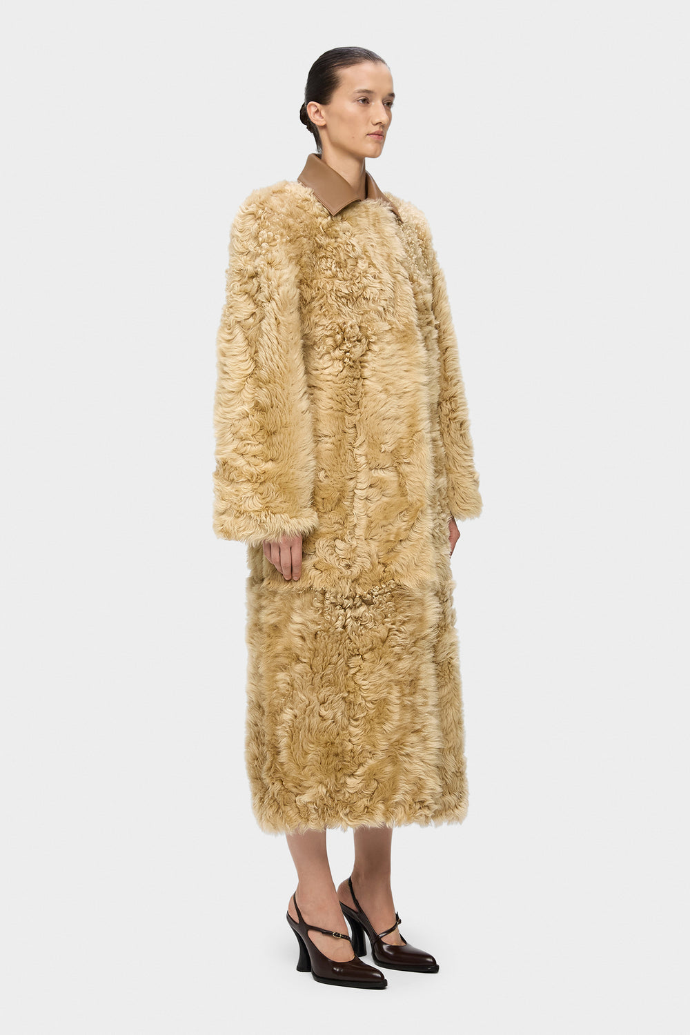 DERIHA LONG SHEARLING COAT WITH REMOVABLE COLLAR IN BEIGE