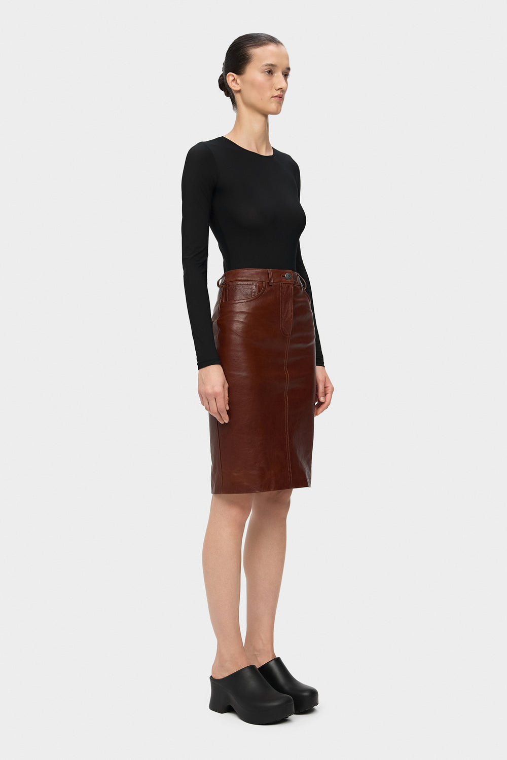 ADA KNEE LENGTH LEATHER SKIRT IN RUSSET BROWN