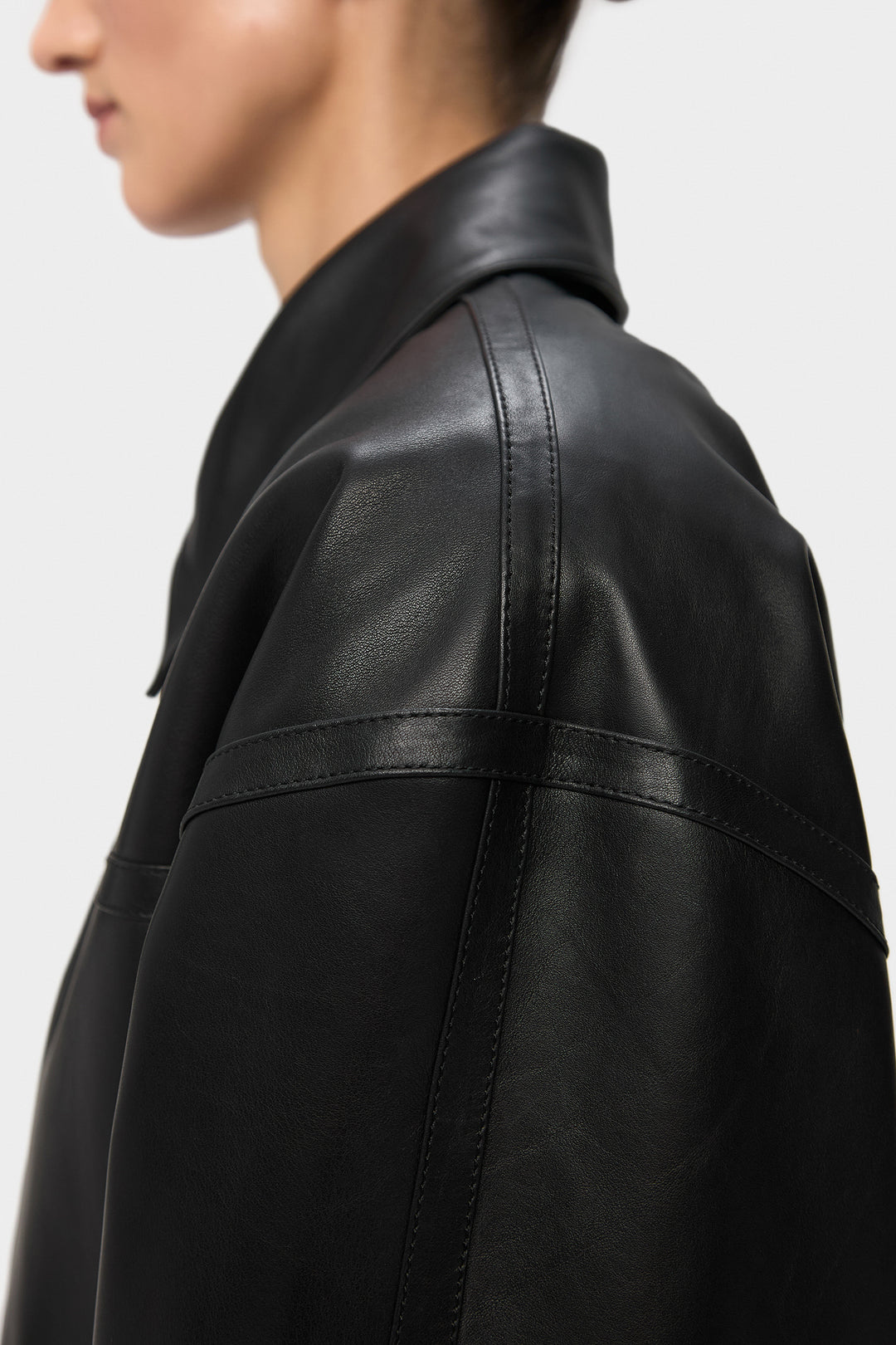 LUCA CROPPED LEATHER JACKET IN BLACK