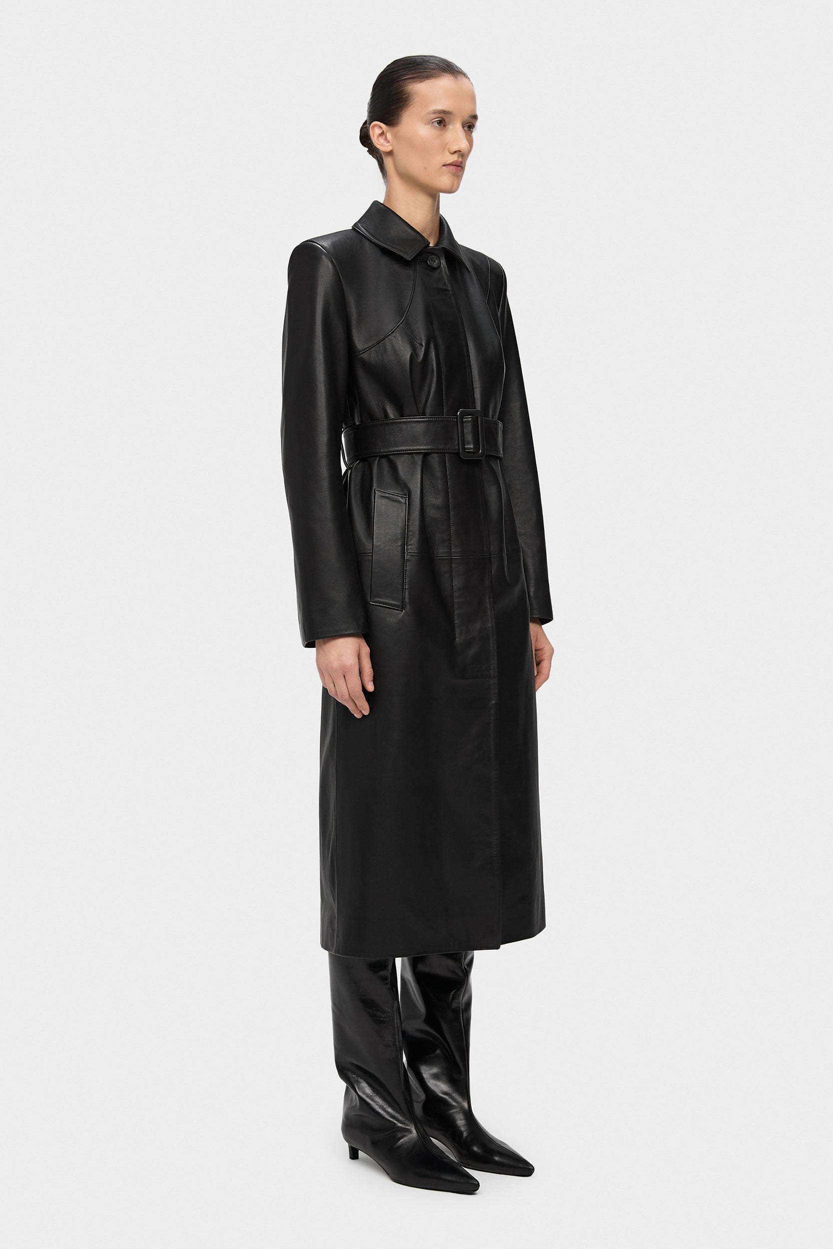 DETERMINATION LEATHER COAT IN BLACK (2215/1)