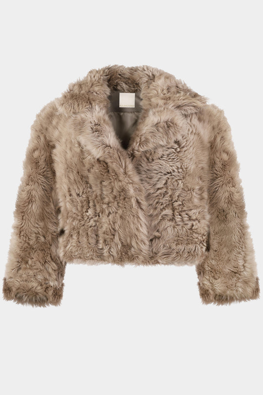 SAMANTHA CROPPED SHEARLING COAT WITH WIDE SHOULDERS IN DUST BEIGE