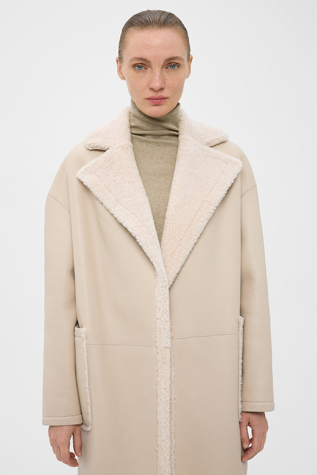 DIANA REVERSIBLE SHEARLING COAT IN MILK