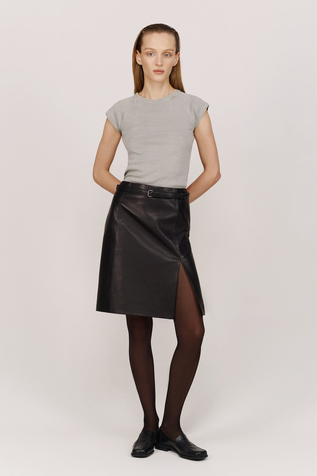 CLASSIC LEATHER SKIRT WITH SLIT