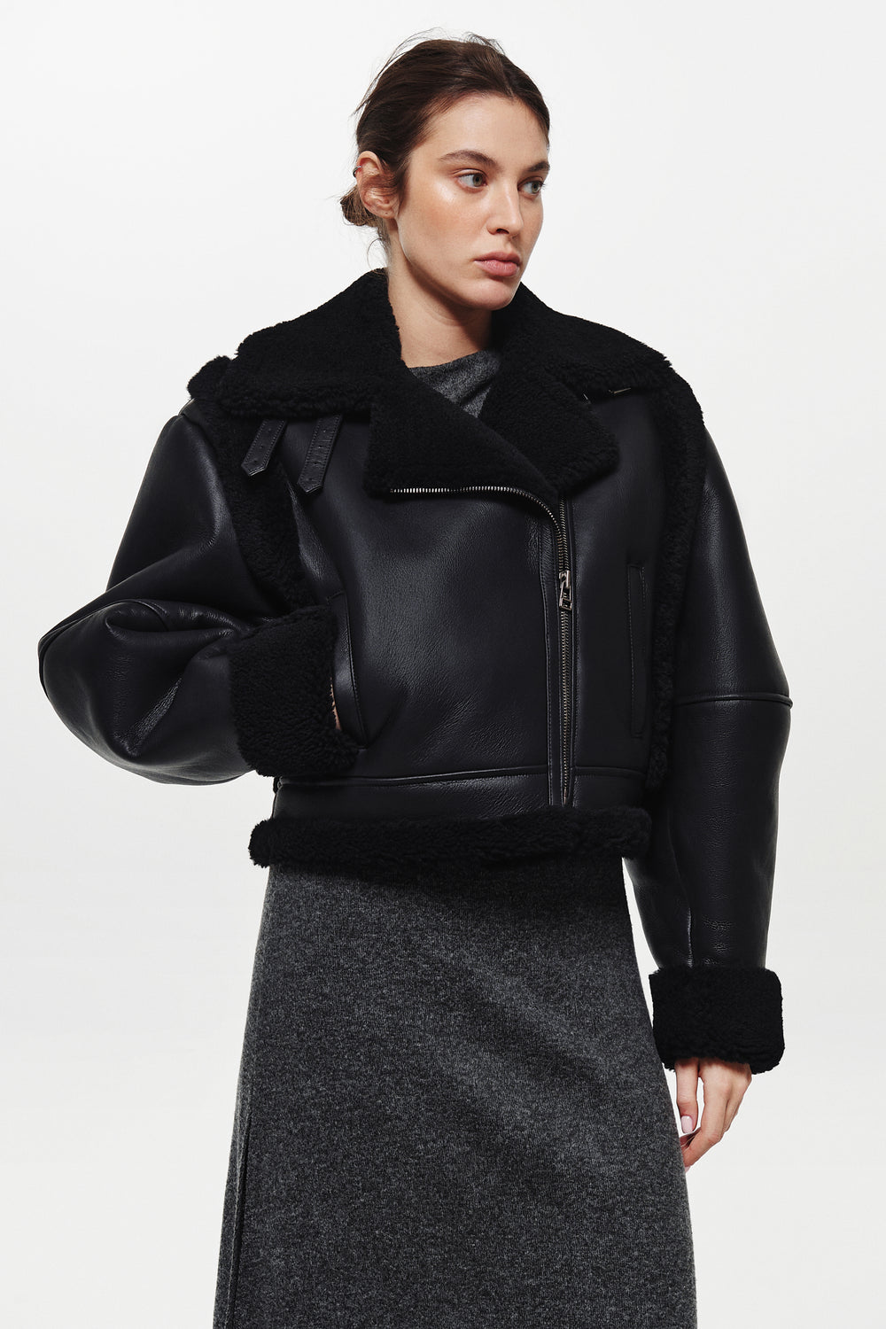 CROPPED SHEARLING JACKET IN BLACK