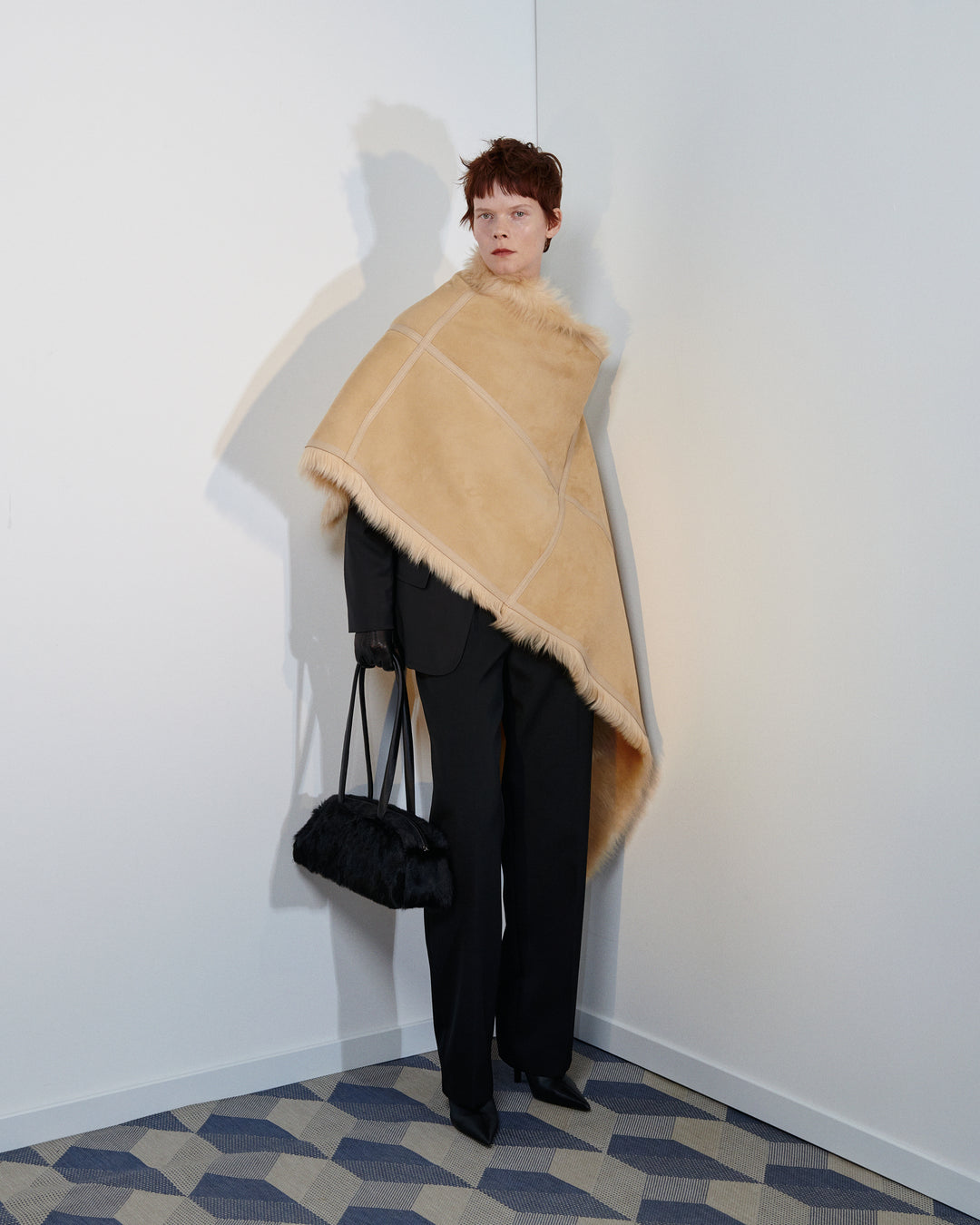 THEA DOUBLE-SIDED SHEARLING SCARF IN BEIGE