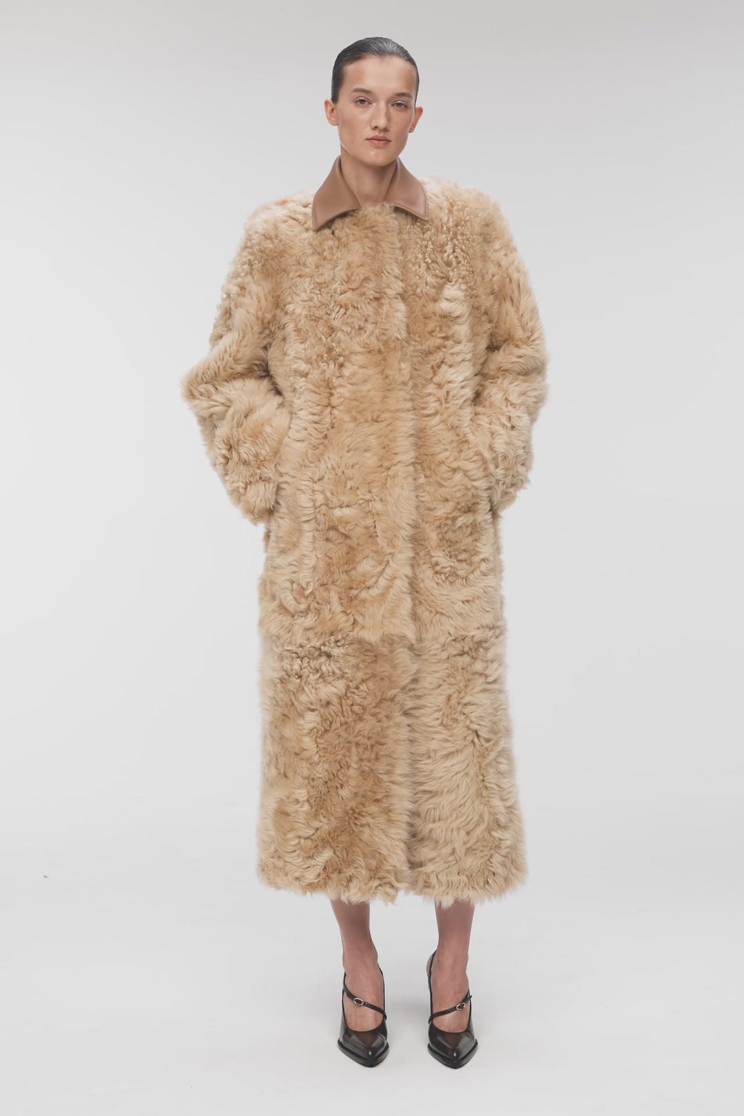 DERIHA LONG SHEARLING COAT WITH REMOVABLE COLLAR IN BEIGE