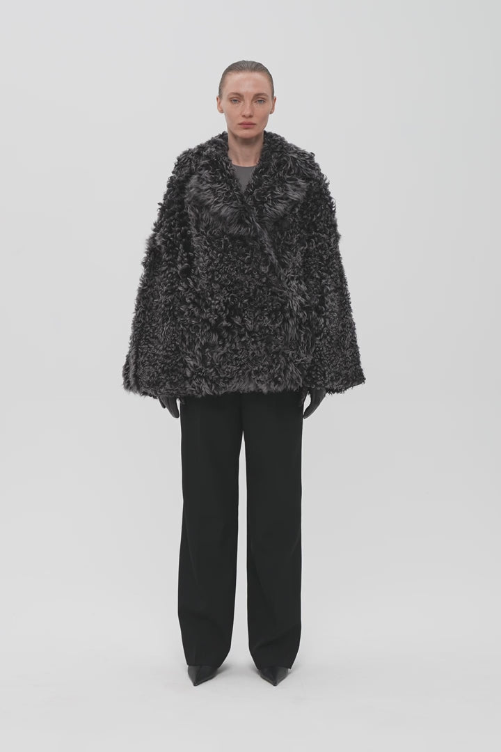 KYLA ELONGATED REVERSIBLE SHEARLING COAT IN ONYX GREY