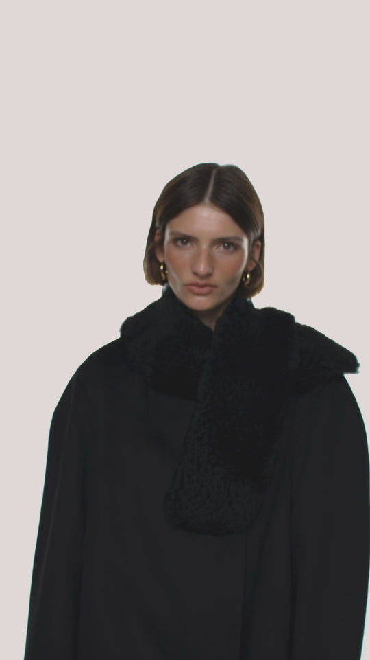 SHEARLING SCARF